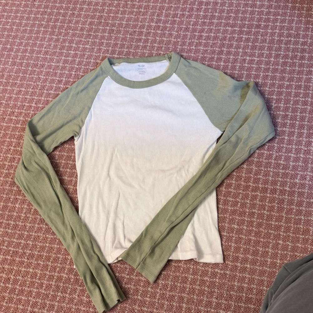 Brandy Melville Green and White Long Sleeve Top